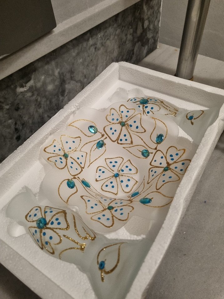 Beyaz Çiçek Desenli Vazo - Görsel 2