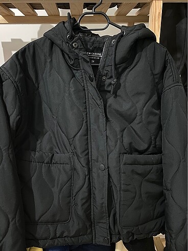 Pull and Bear Kapitone mont