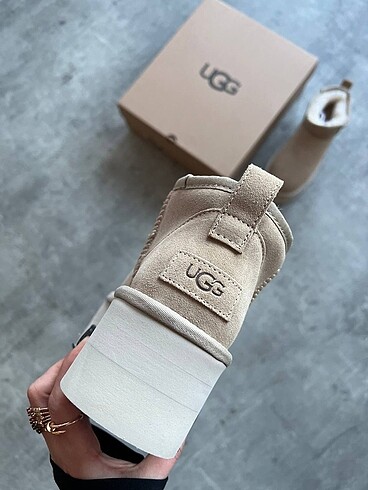 Ugg UGG PLATFORM SAHRA