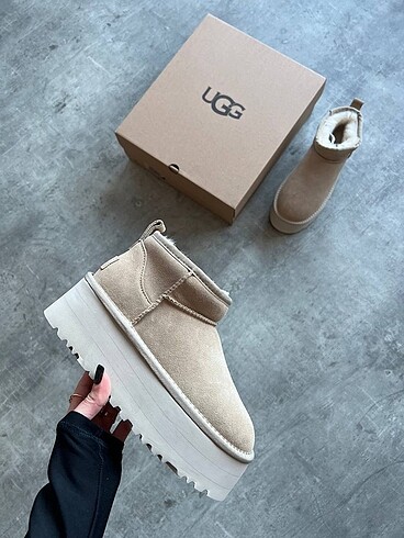 UGG PLATFORM SAHRA