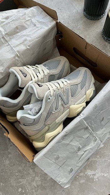 NEW BALANCE 9060