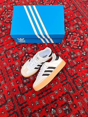 ADİDAS SAMBA WHİTE BLACK GUM