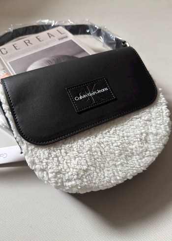 Calvin Klein Gri Peluş Kadın Bel Çantası