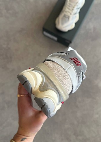 New Balance Kadın Beyaz Laced Spor Ayakkabı