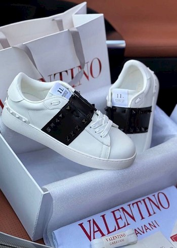 Valentino Garavani Rockstud Sneaker