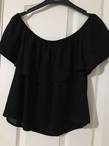 Stradivarius Madonna Yaka Bluz