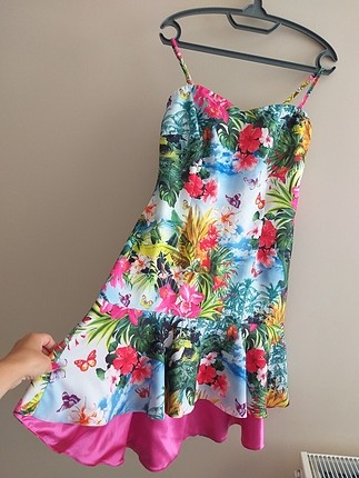 çiçekli peplum elbise