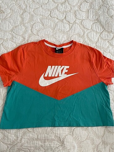 Nike crop tişört