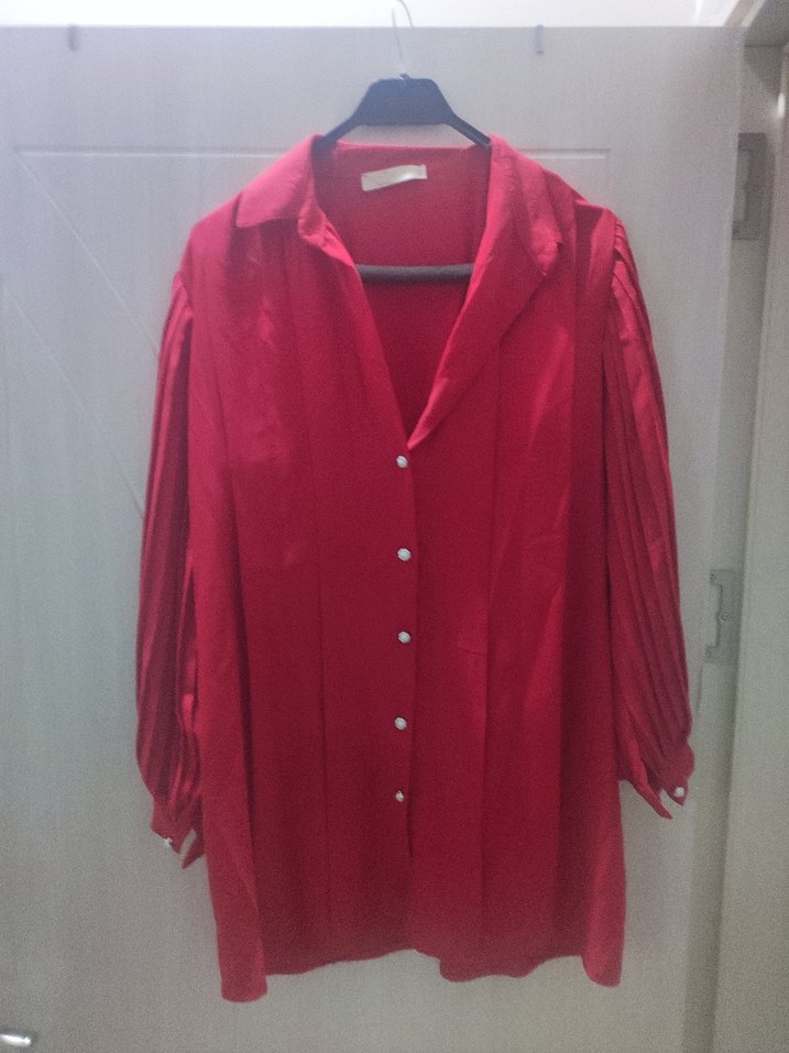 Düğmeli Kırmızı Uzun Kollu Kadın Gömlek - Görsel 2