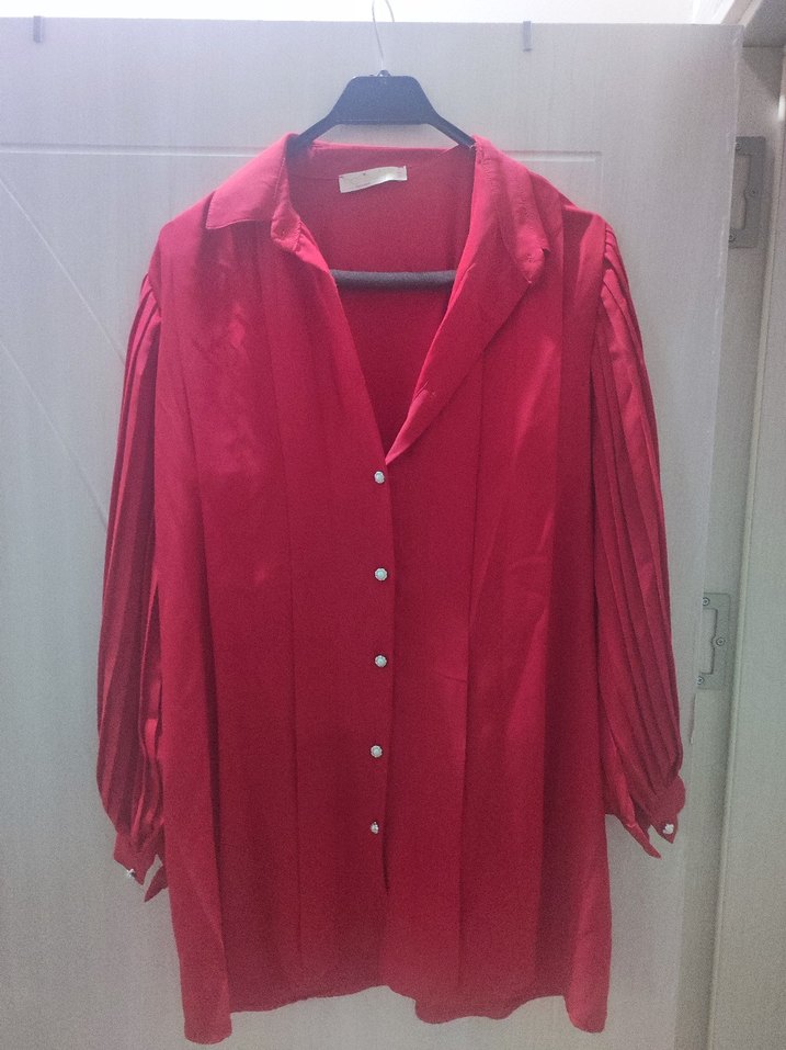 Düğmeli Kırmızı Uzun Kollu Kadın Gömlek - Görsel 3