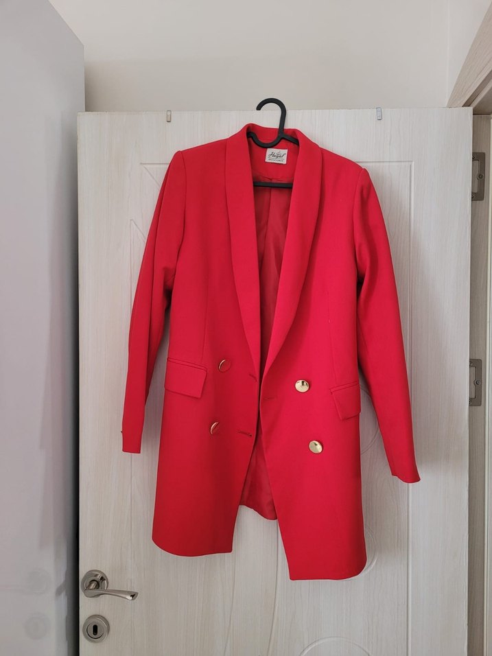 Klasik Kesim Kırmızı Düğmeli Kadın Blazer - Görsel 3