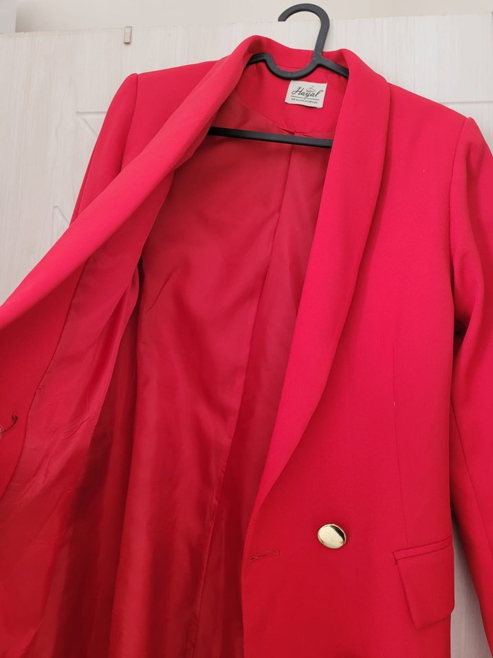 Klasik Kesim Kırmızı Düğmeli Kadın Blazer - Görsel 2
