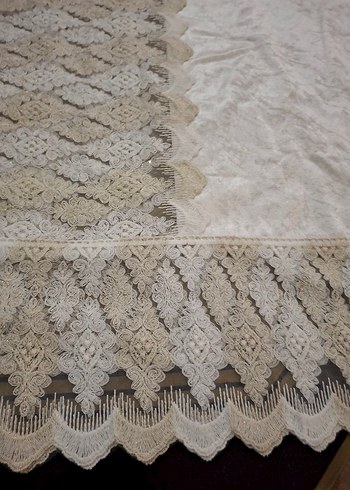 Diğer Nakışlı Beyaz bej Masa Örtüsü 160 ×220 ölçüleri