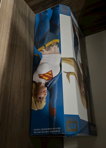 Gotham City Garage Supergirl - Görsel 2