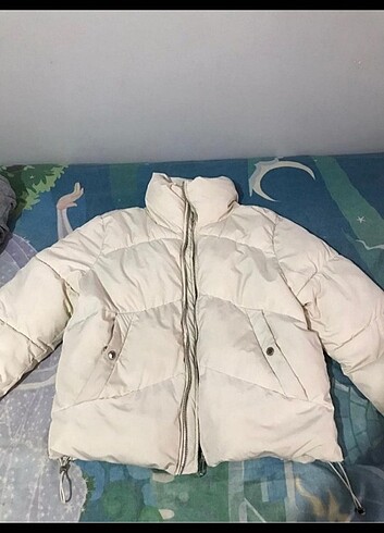 Bershka mont az kullanılmış hiç bir deformesi yoktur 