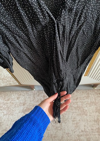 Siyah V Yakalı short tulum Kısa Kollu, Salaş Kesim - Görsel 3