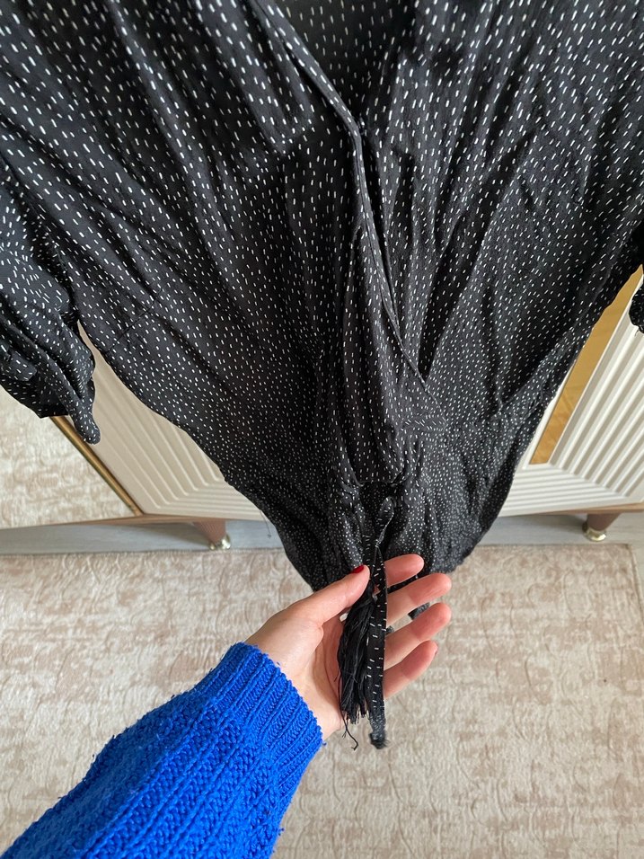 Siyah V Yakalı short tulum Kısa Kollu, Salaş Kesim - Görsel 3