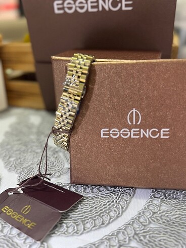 Beden altın Renk ESSENCE KADIN KOL SAATİ