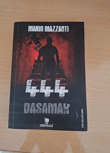 444 Basamak - Mario Mazzanti (368 sayfa)