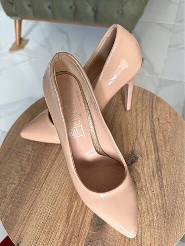 Diğer Krem stiletto