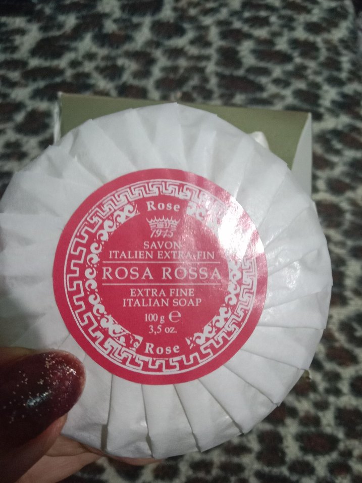 Altın renginde yaprak küpe artı 100 gr gül sabunu, yurtdışından - Görsel 3