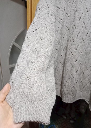 el örgüsü kazak, İnce sislerle örüldü, özenle örülmüş bir kazak - Görsel 3