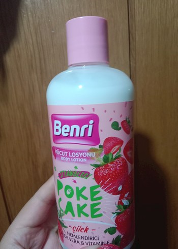 Beden Renk Benri Çilekli Nemlendirici Vücut Losyonu