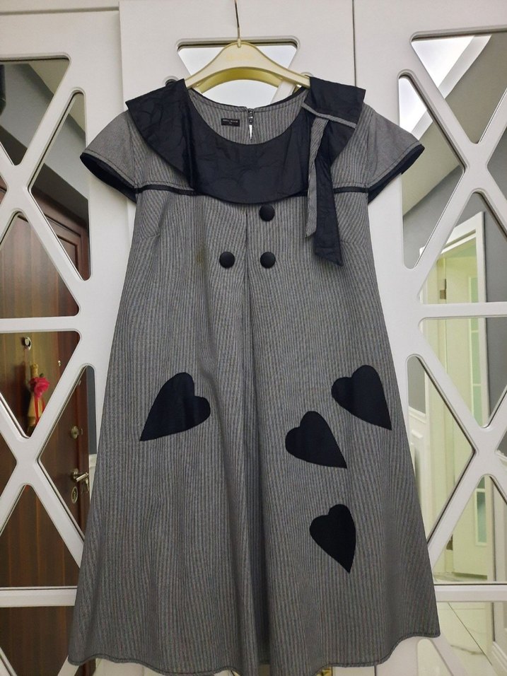 Gri Düğmeli Midi Elbise Siyah Kalp Desenli - Görsel 2
