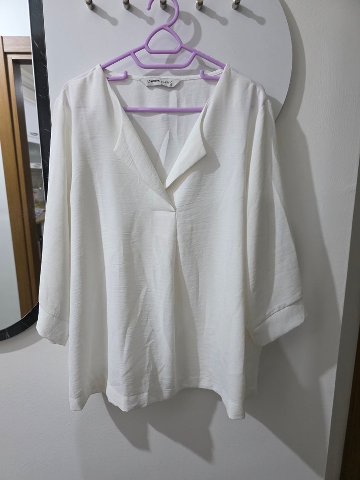 Beyaz V Yaka Keten Kadın Gömlek - Görsel 3