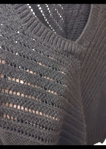 Siyah V Yaka Örgü Süveter - Görsel 3