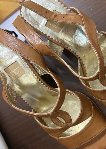 Deri Bej Dolgu Topuklu Kadın Sandalet - Görsel 2