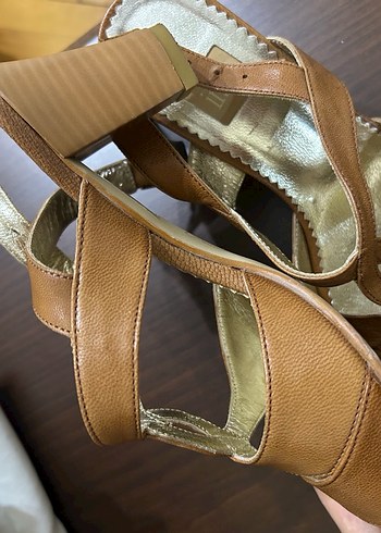 Deri Bej Dolgu Topuklu Kadın Sandalet - Görsel 3