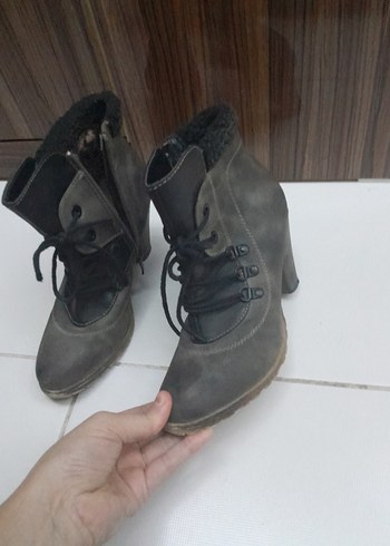 Tokalı Gri Kadın Dolgu Topuk Botları - Görsel 5