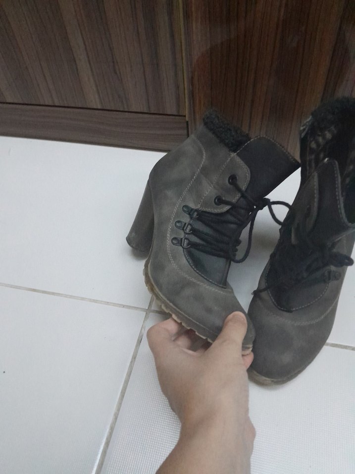 Tokalı Gri Kadın Dolgu Topuk Botları - Görsel 4