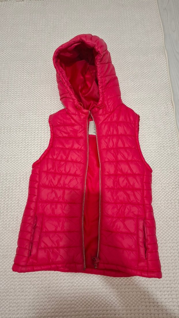 Kırmızı Kapüşonlu Fermuarlı Cocuk Yelek - Görsel 3