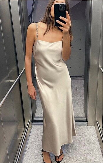 Zara boncuklu saten elbise
