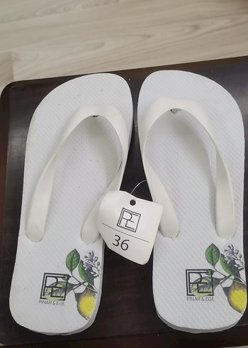 Beyaz Baskılı Kadın Plaj Terliği 36