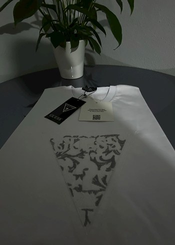 Guess Beyaz Baskılı Kısa Kollu Tişört - Görsel 2