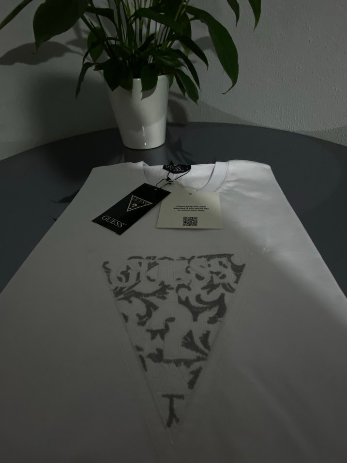 Guess Beyaz Baskılı Kısa Kollu Tişört - Görsel 2