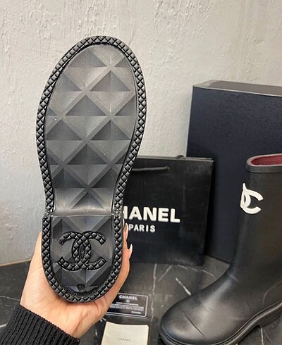 39 Beden siyah Renk Chanel yağmur çizmesi