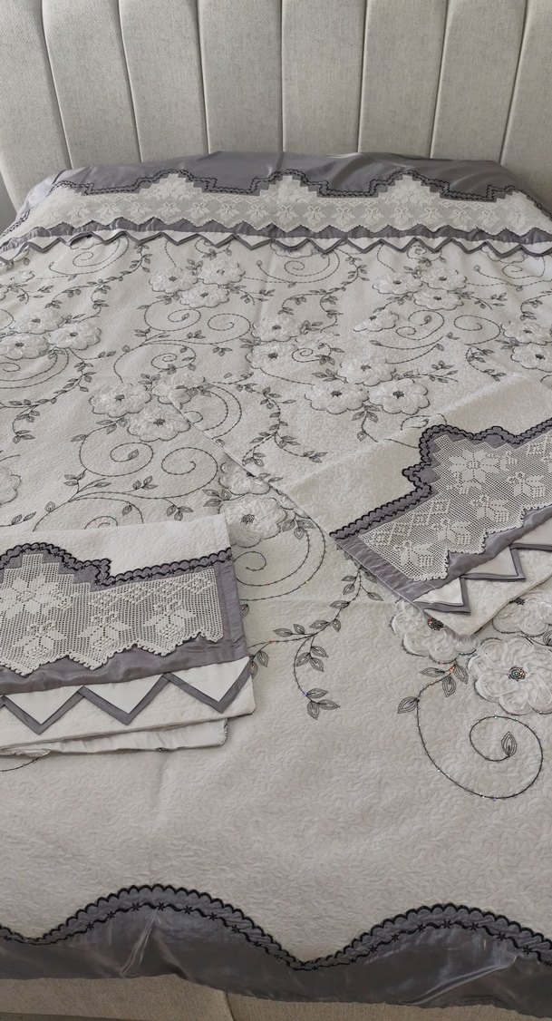 Nakışlı Gri Yatak Örtüsü - Görsel 4
