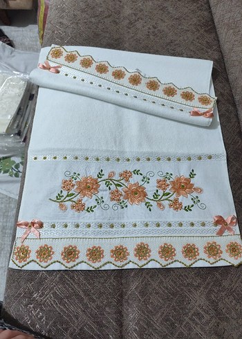 Nakışlı Beyaz Havlu - Görsel 3