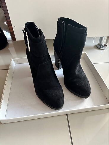 39 Beden BERSHKA SÜET BOT
