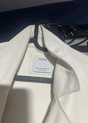 Beyaz Deri Kemerli Kadın Ceket - Görsel 3