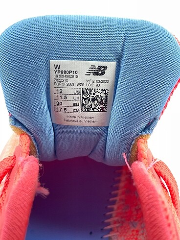30 Beden çeşitli Renk New Balance Spor Ayakkabı %70 İndirimli.