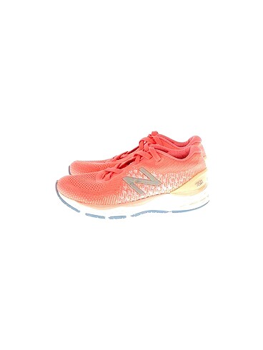 New Balance Spor Ayakkabı %70 İndirimli.