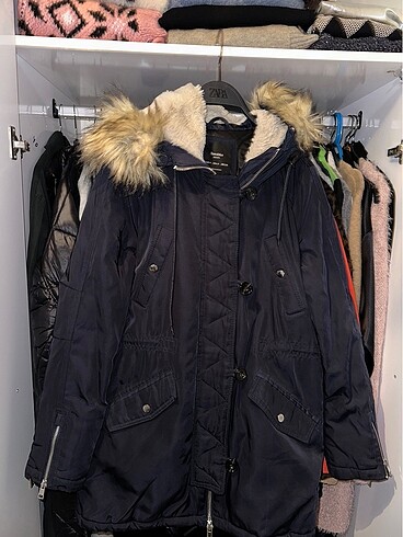 Bershka mont