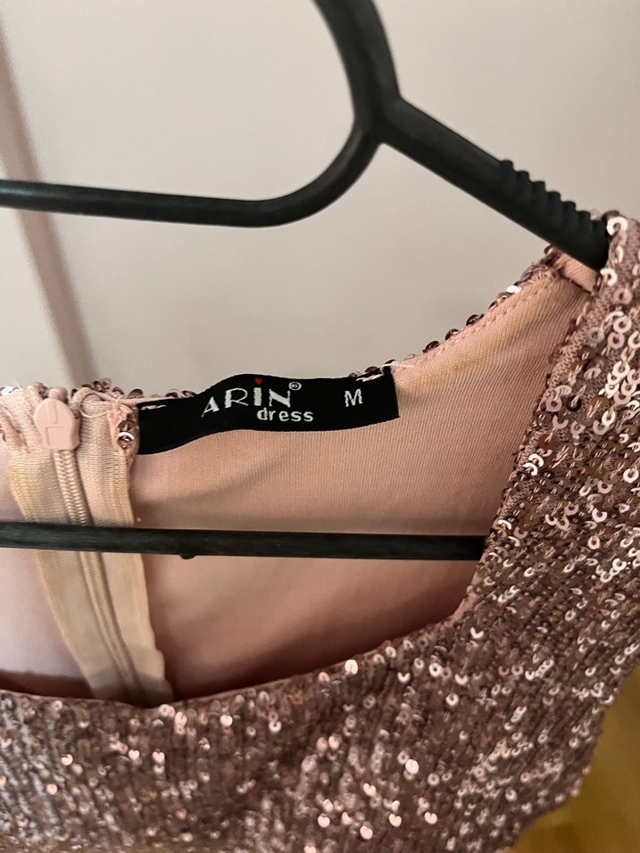 Pembe V Yakalı Dantel Detaylı Midi Elbise - Görsel 3