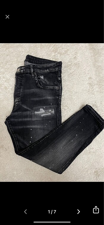 DSQUARED2
