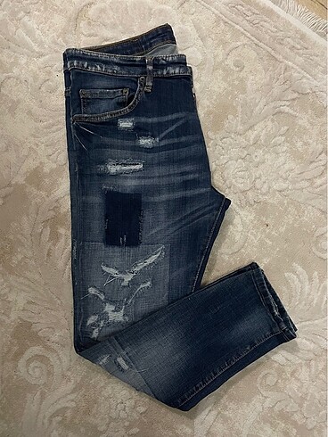DSQUARED2
